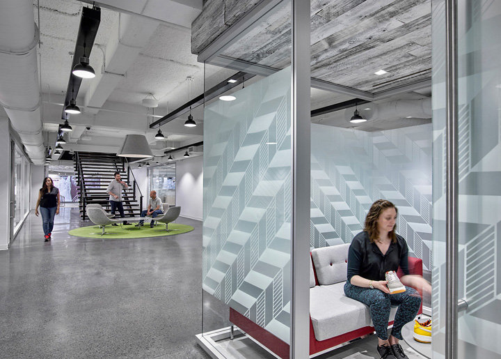 唯美工業風 美國零售商Foot Locker紐約總部設計欣賞